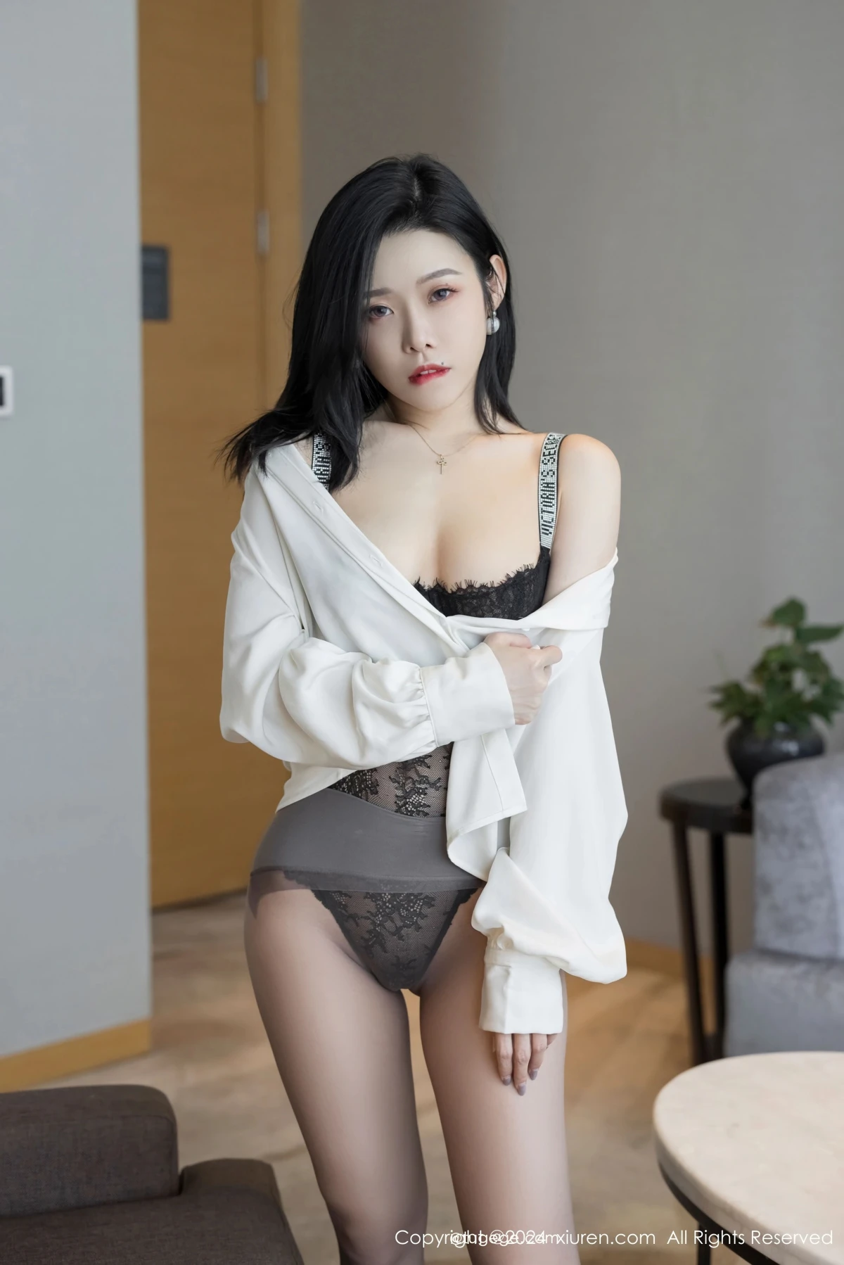 [秀人网] 2024.10.23 No.9329 luvian本能#[43P]-1