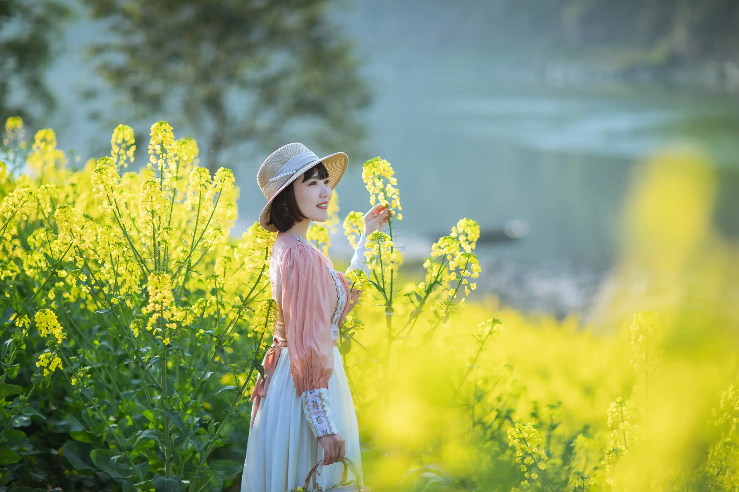 [艺图语] 2022.08.21 Vol.1753 – 春天里的姑娘 冬琴#[38P]-4